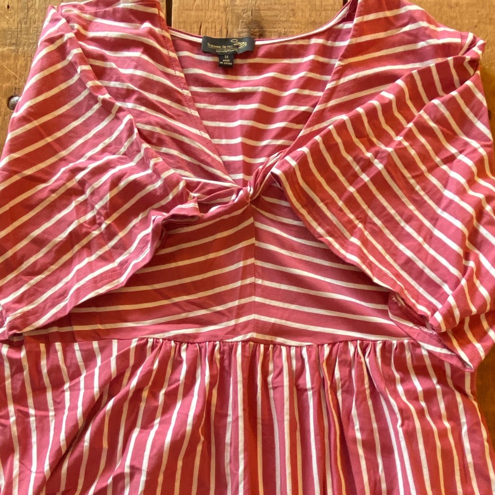 Vintage Rose & White Twist-front short sleeve tunic